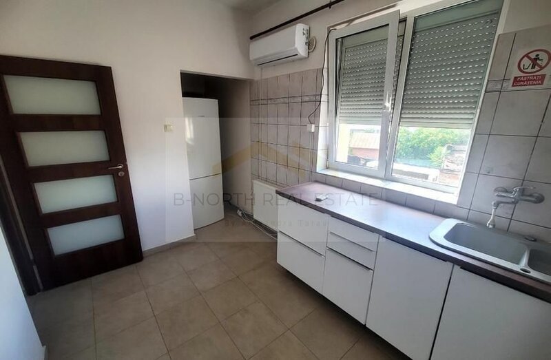 Uranus, birou ultra eficient energetic, in vila P+ 2